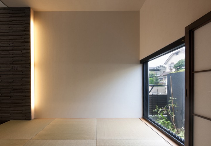 琉球畳が壁や障子の比率とマッチした和室