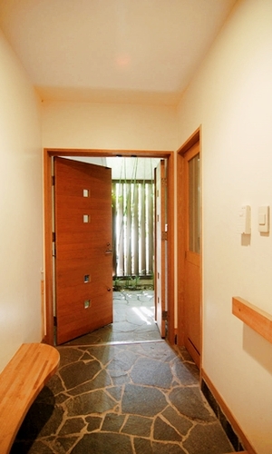 木製製作玄関扉