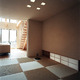 天井高を抑え、２色の琉球畳が印象的なすっきりとした和室