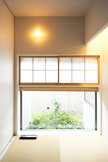 地窓は日本古来のピクチャーウインドウ