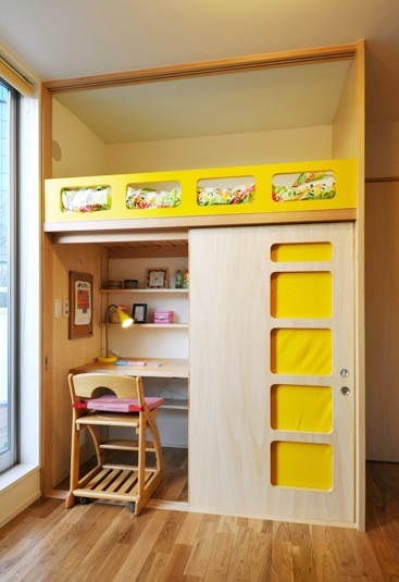 収納スペースがベッドに変身する子供の成長家具