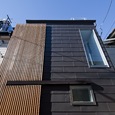 外観からは想像できない開放的な室内