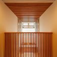 漆喰壁と無垢木材の天井
