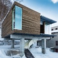 神社山の隠れ鳥居の家