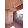 無垢材の床で温かみをプラス