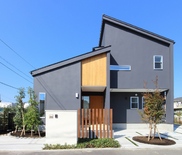 “離れ”のような和室をもつ郊外型住宅|八王子の家