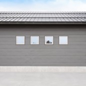 建物背面(北側)外観のガルバリウム鋼板