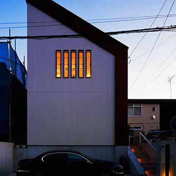 夜の外観