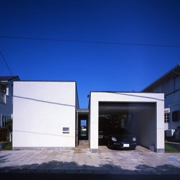 二つの箱を通路がつなぐ
