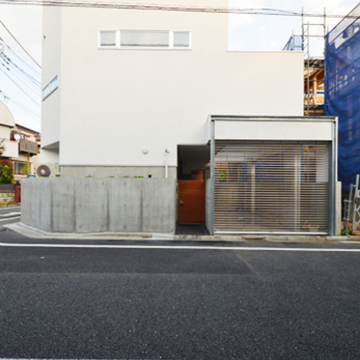 A邸