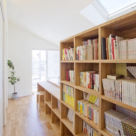 たっぷり入る書斎の本棚