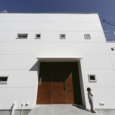 光と風が吹き抜ける住宅