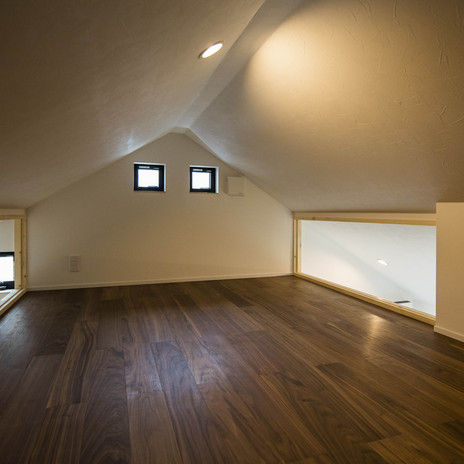 両側の部屋から使えるロフト