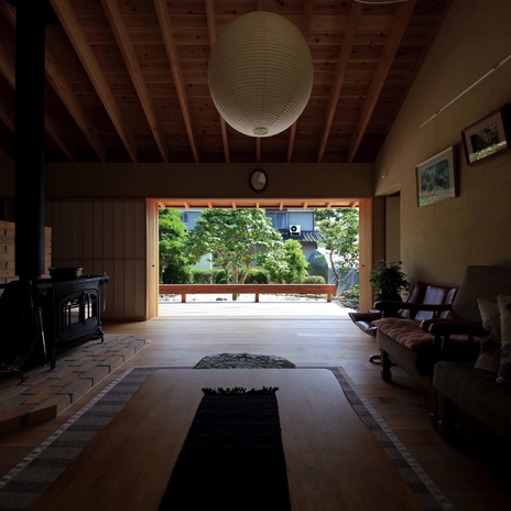 大屋根の家