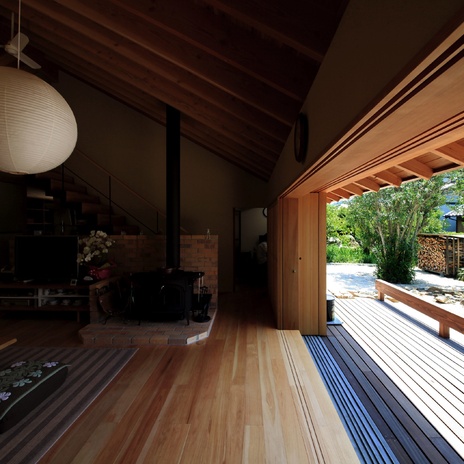 大屋根の家