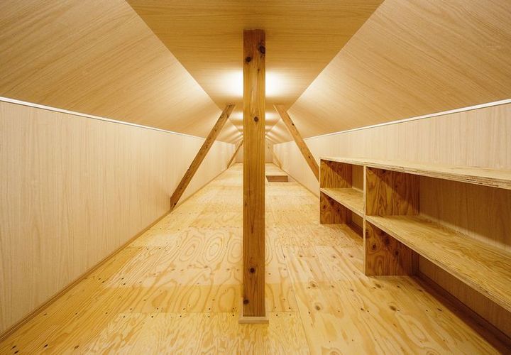 広大な小屋裏収納