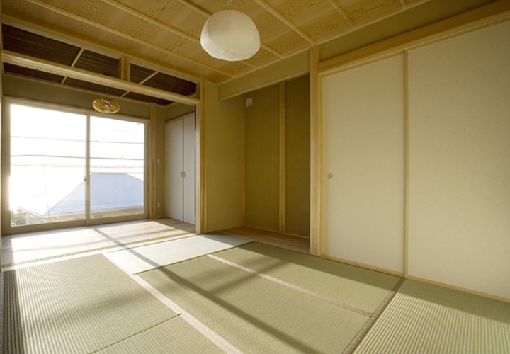 眺望の良い窓に面した和室