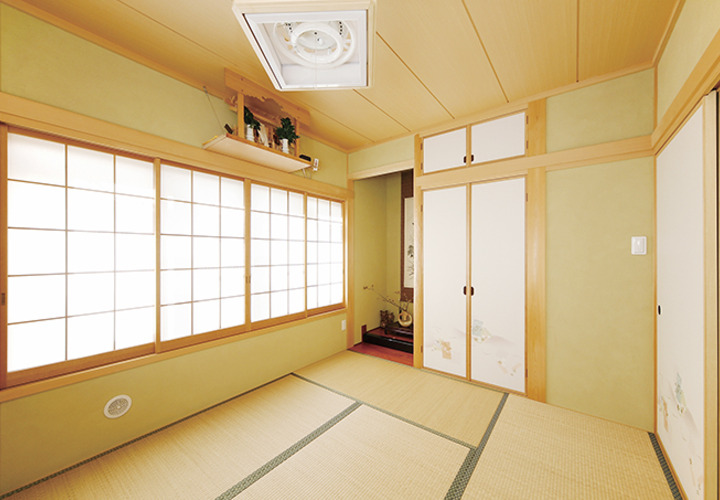 開口部を多く設けた明るい和室