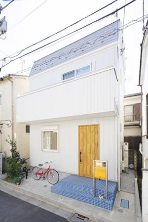 約12坪の狭小敷地を有効活用した家
