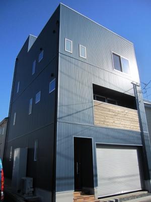 エレベーターのある3階建て注文住宅（相模原市）