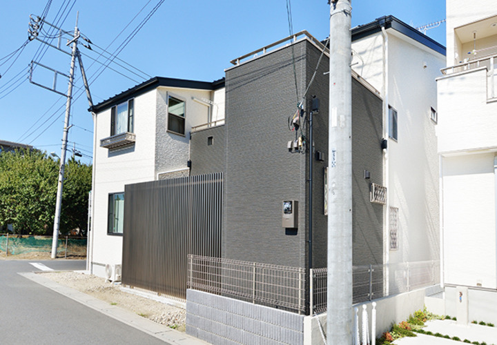 プライバシーに配慮しつつ開放的な外観
