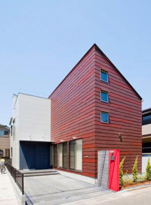 小川の流れる家