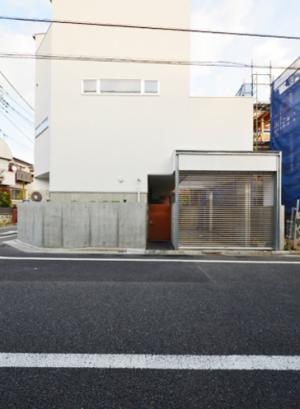 A邸