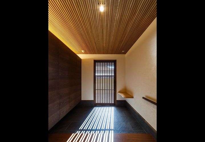 シンプルで和を感じる玄関ホール