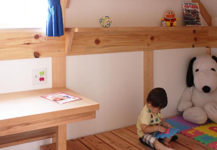三角屋根の子供部屋
