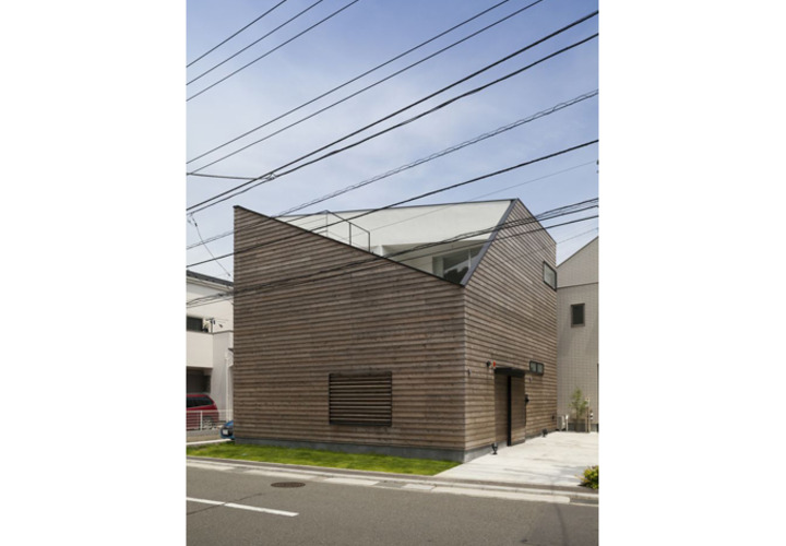 木貼りの住宅
