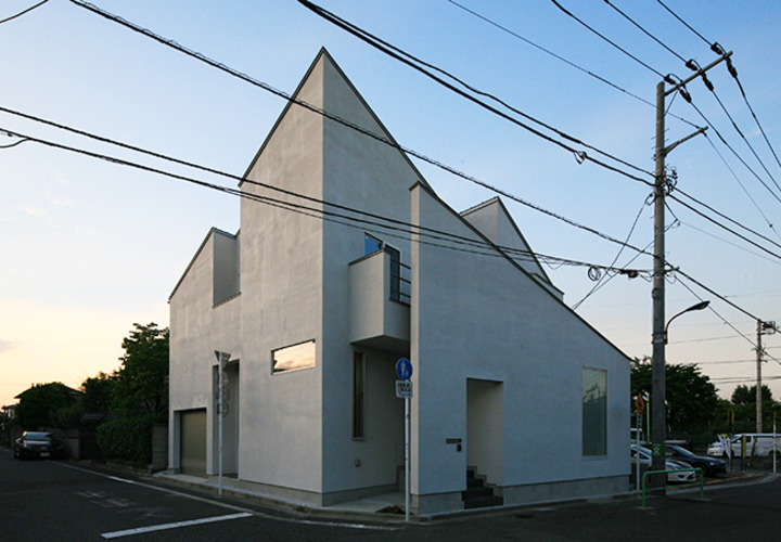 コーナーからみた外観