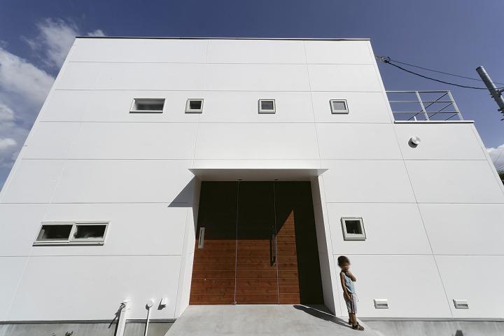 光と風が吹き抜ける住宅