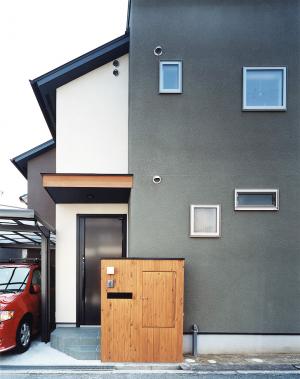 コンパクトなローコスト住宅