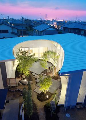 馬蹄屋根の家
