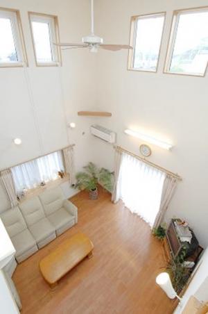 大きな吹抜けのある家