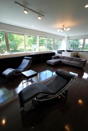 K Building House