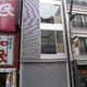 店舗エントランス側から望む建物外観