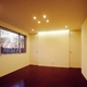 四季折々の自然が広がるリビングの窓