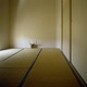 和室に格子戸。上げ下げして自分流の光を楽しんでください