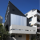 室内縁側の家 La Casa Intorno del Patio -by mcja