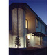 階段室のガラスブロックの夕闇の光の壁