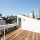 屋上のウッドデッキからの眺望も抜群