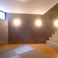 琉球畳とコンクリート打放しのモダンな和室