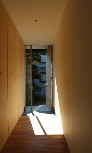 金沢文庫の家　玄関