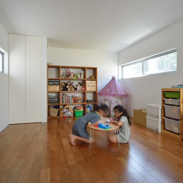 将来子供の個性に合わせた部屋作りをしやすいように、ベーシックな床・壁材をチョイス