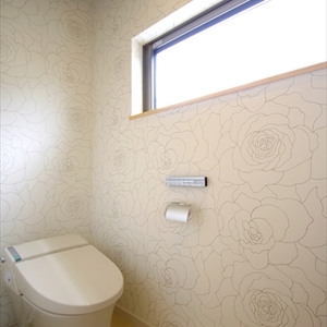 トイレ 花柄の壁紙 Fevecasa フェブカーサ