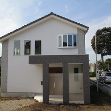 L型バルコニーのある注文住宅（横浜市）