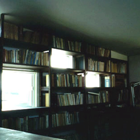 本棚に組み込まれたランダム窓