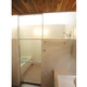 木天井の浴室