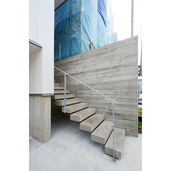 コンクリート素材のモダンな外階段